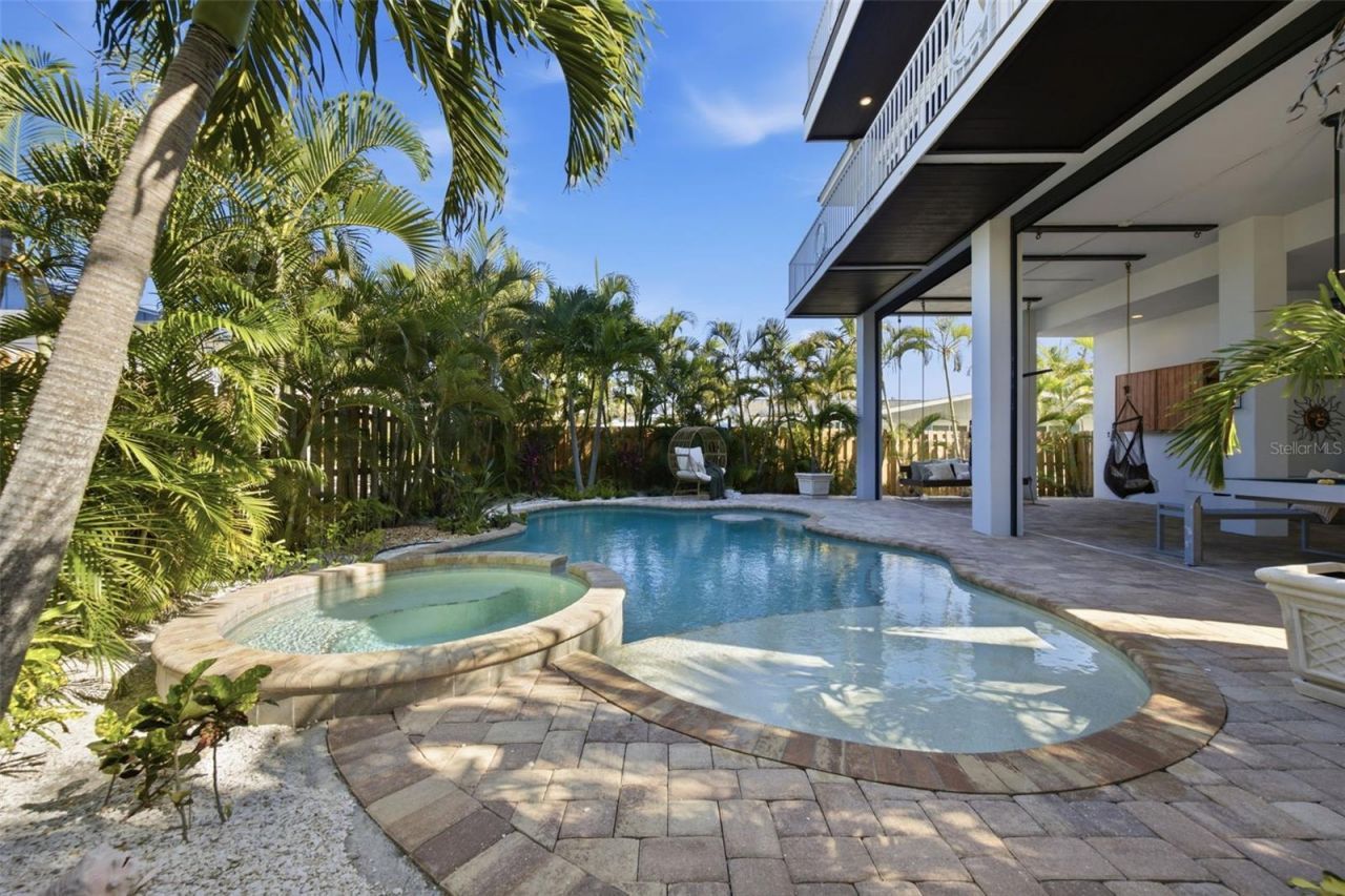 3014 Avenue E, Holmes Beach, FL 34217 Photo