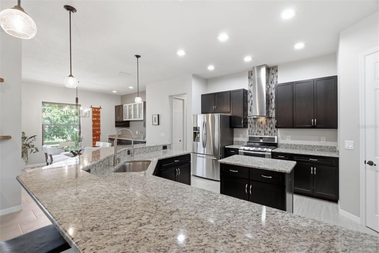 807 Alandra Lane, Ruskin, FL 33573 Photo