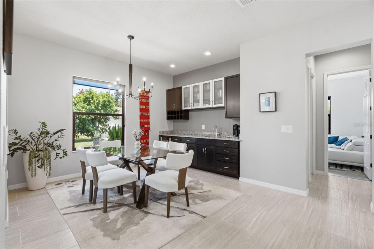 807 Alandra Lane, Ruskin, FL 33573 Photo