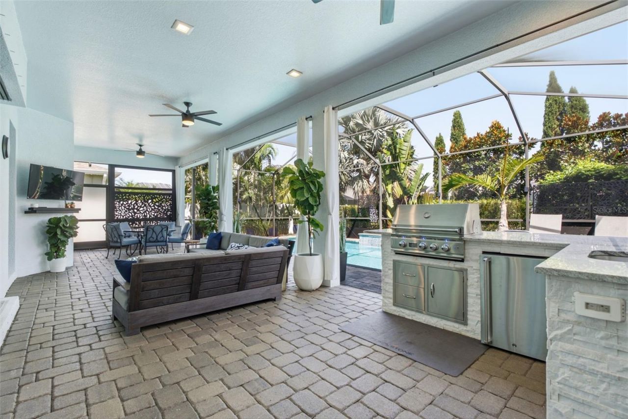 807 Alandra Lane, Ruskin, FL 33573 Photo