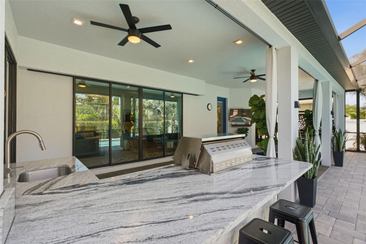 807 Alandra Lane, Ruskin, FL 33573 Photo