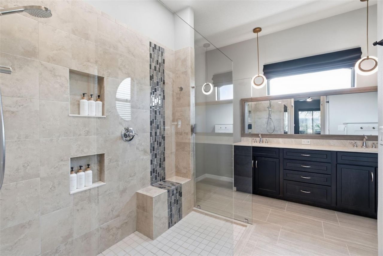 807 Alandra Lane, Ruskin, FL 33573 Photo