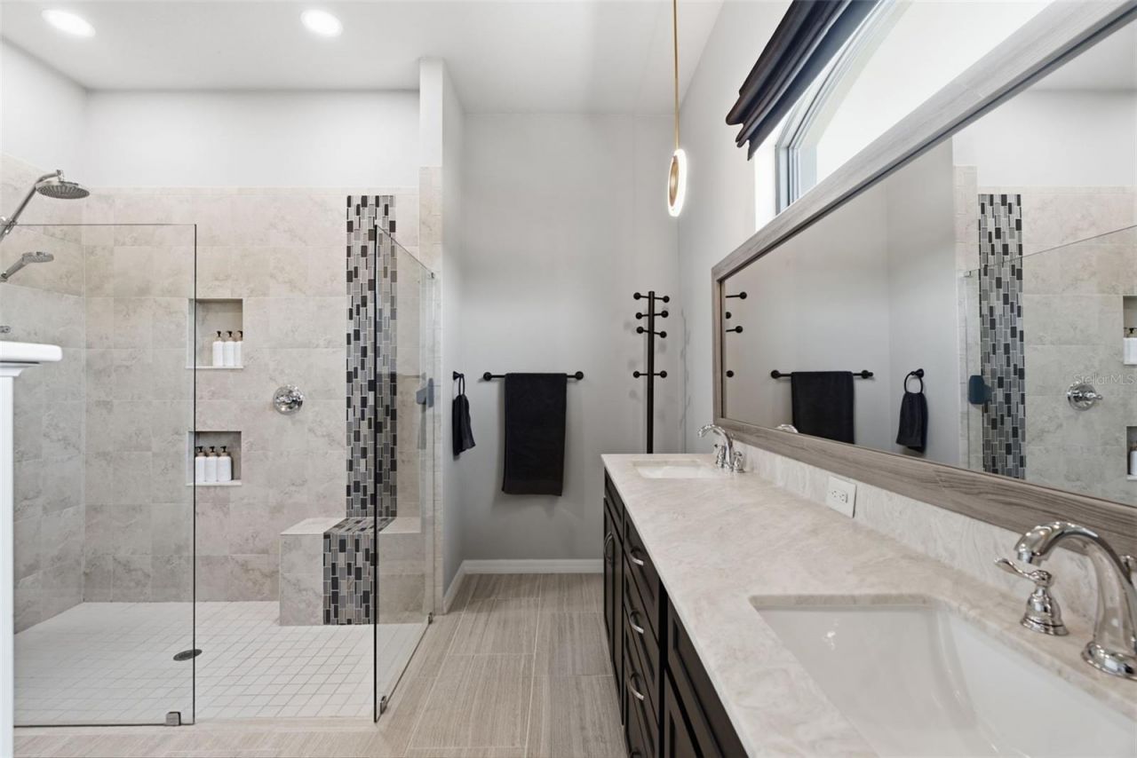 807 Alandra Lane, Ruskin, FL 33573 Photo
