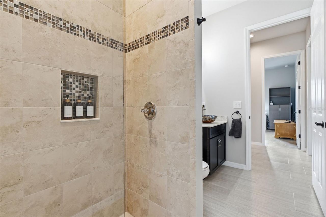 807 Alandra Lane, Ruskin, FL 33573 Photo