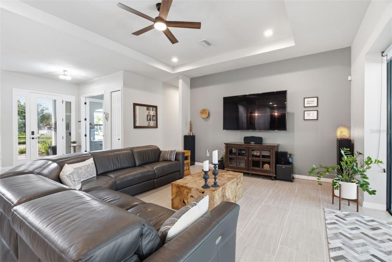 807 Alandra Lane, Ruskin, FL 33573 Photo