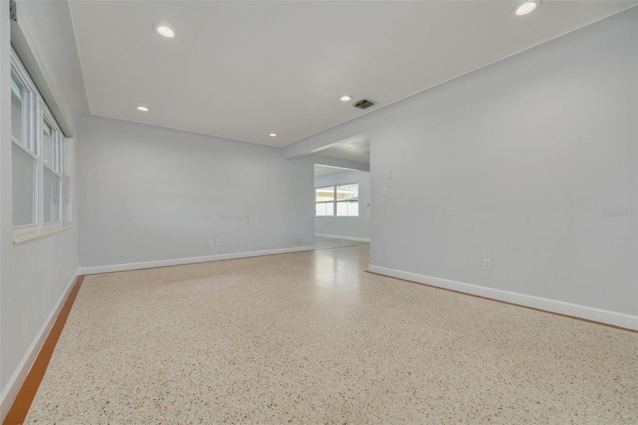 2001 41st Street N, Saint Petersburg, FL 33713 Photo