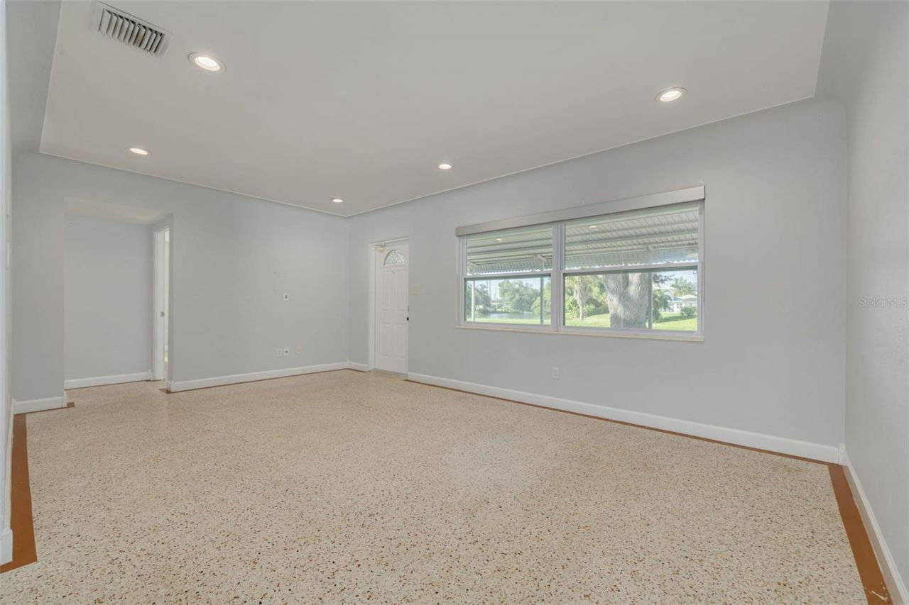 2001 41st Street N, Saint Petersburg, FL 33713 Photo
