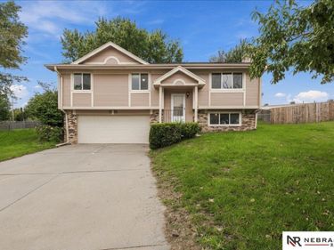3525 W Dutchman Circle, Bellevue, NE 68123