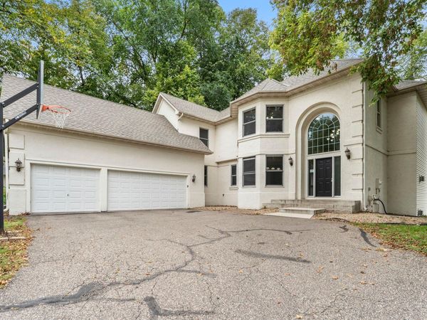8915 Umbria Place N, Maple Grove, MN 55311