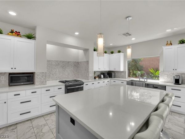 8373 Bartholomew Park Court, Las Vegas, NV 89139