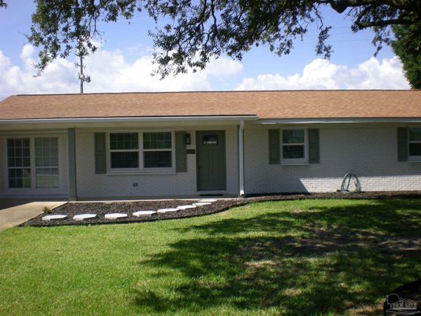 11606 Chanticleer Dr, Pensacola, FL 32507