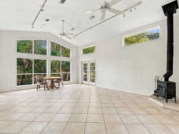 1466 Auburn Ct, Gulf Breeze, FL 32563