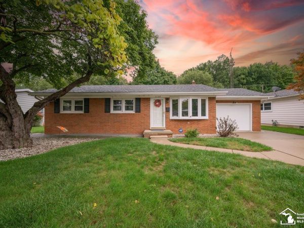 1136 Lavender Street, Monroe, MI 48162