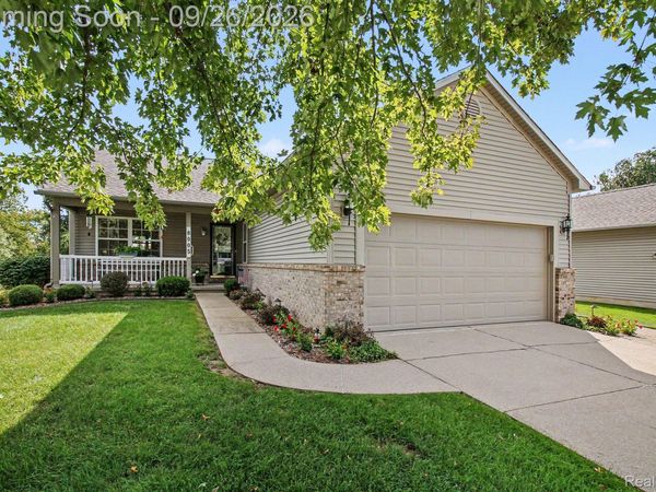 8005 Pagels Drive, Unit 20, Grand Blanc Township, Mi 48439