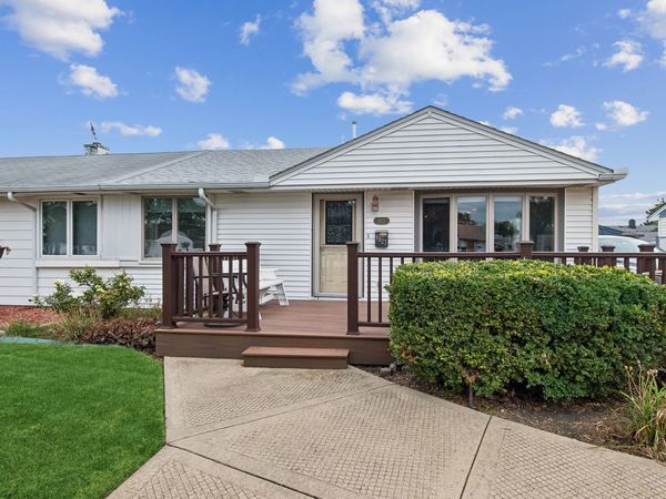 8827 S Kolmar Avenue, Hometown, IL 60456