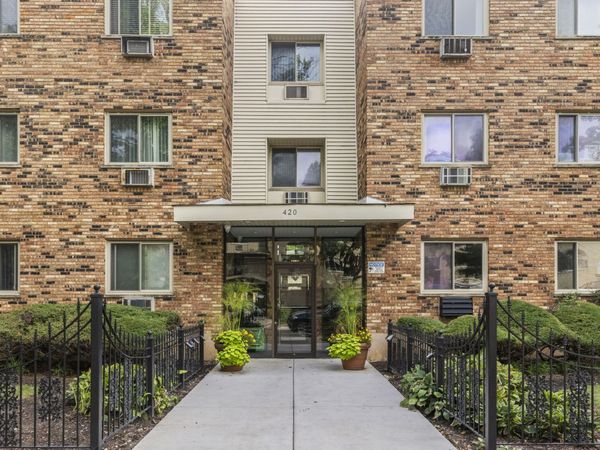 420 S HOME Avenue, Unit 109N, Oak Park, IL 60302
