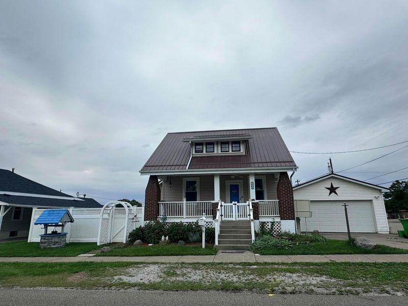 435 S 16th Street, Coshocton, OH 43812 Photo 2