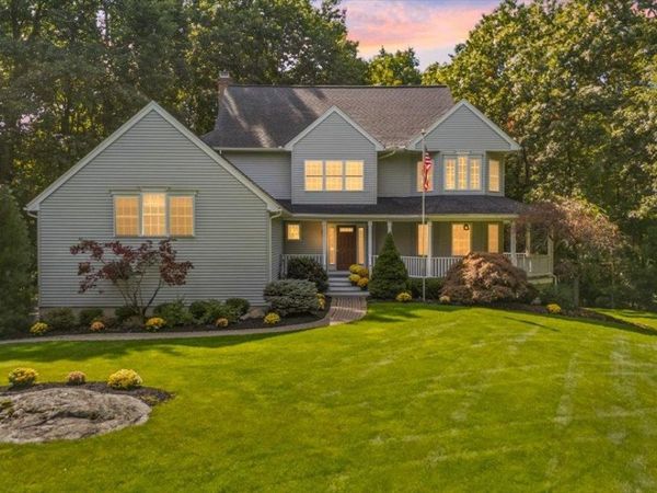 10 Kings Grant Drive, Atkinson, NH 03811