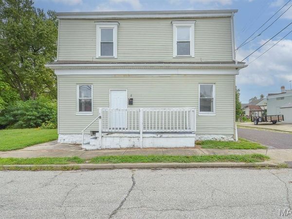 8 N 16th Street, Belleville, IL 62220