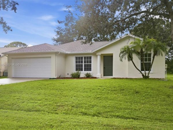 1668 SE Nancy Ln , Port St. Lucie, FL 34983