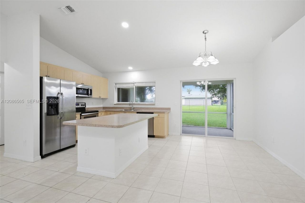 1668 SE Nancy Ln , Port Saint Lucie, FL 34983 Photo