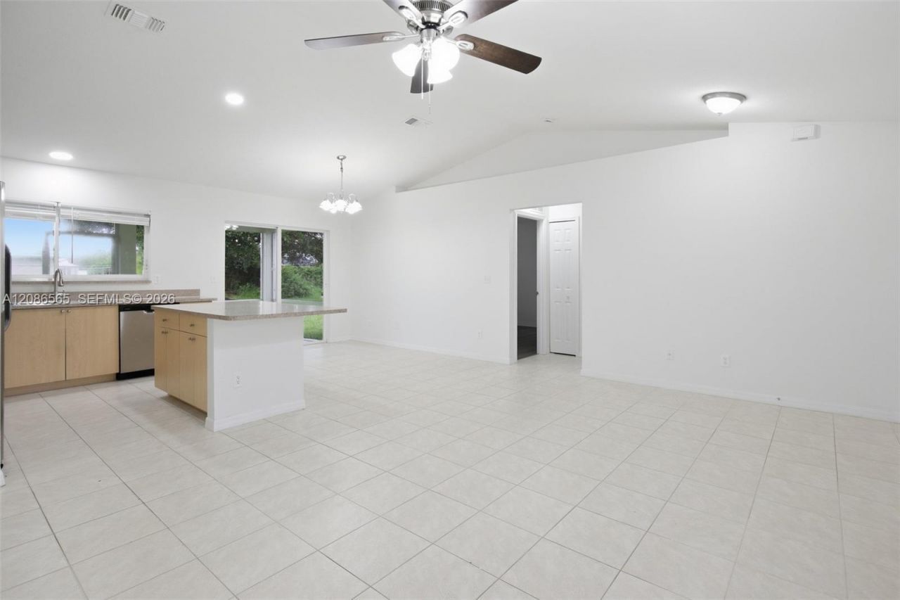1668 SE Nancy Ln , Port Saint Lucie, FL 34983 Photo
