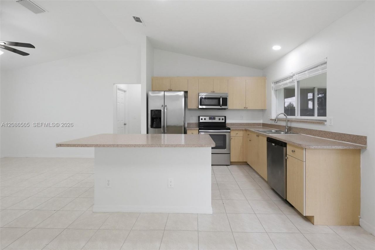 1668 SE Nancy Ln , Port Saint Lucie, FL 34983 Photo