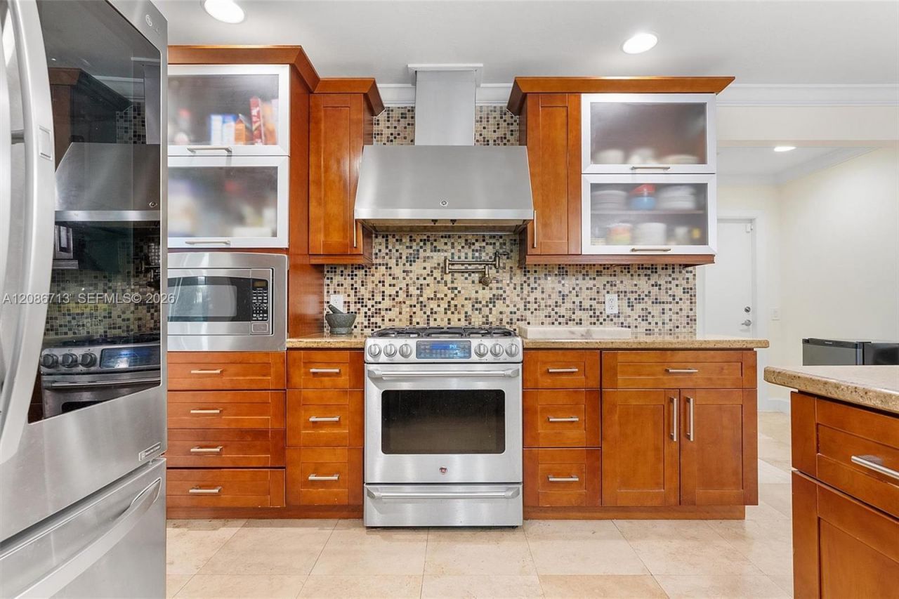 7111 Bamboo St , Miami Lakes, FL 33014 Photo