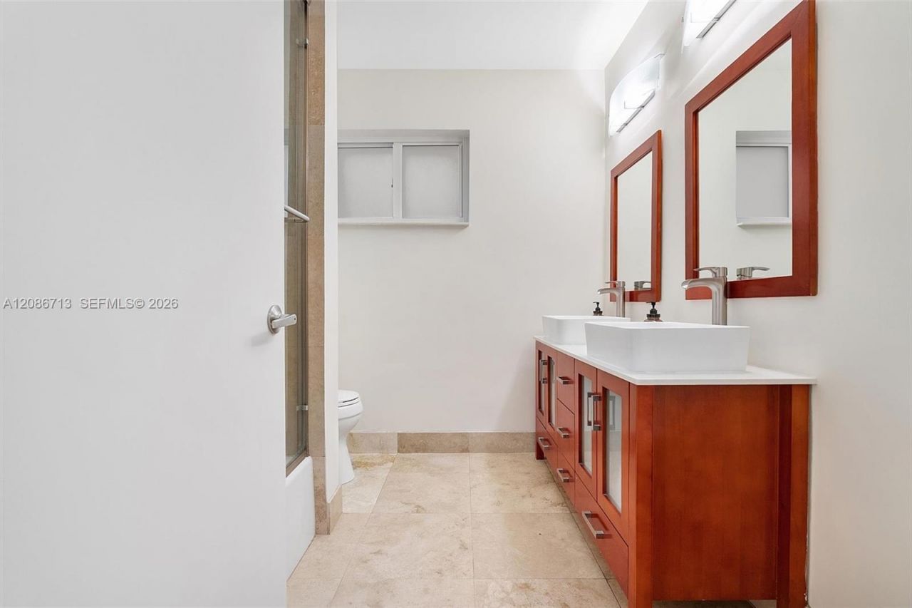 7111 Bamboo St , Miami Lakes, FL 33014 Photo