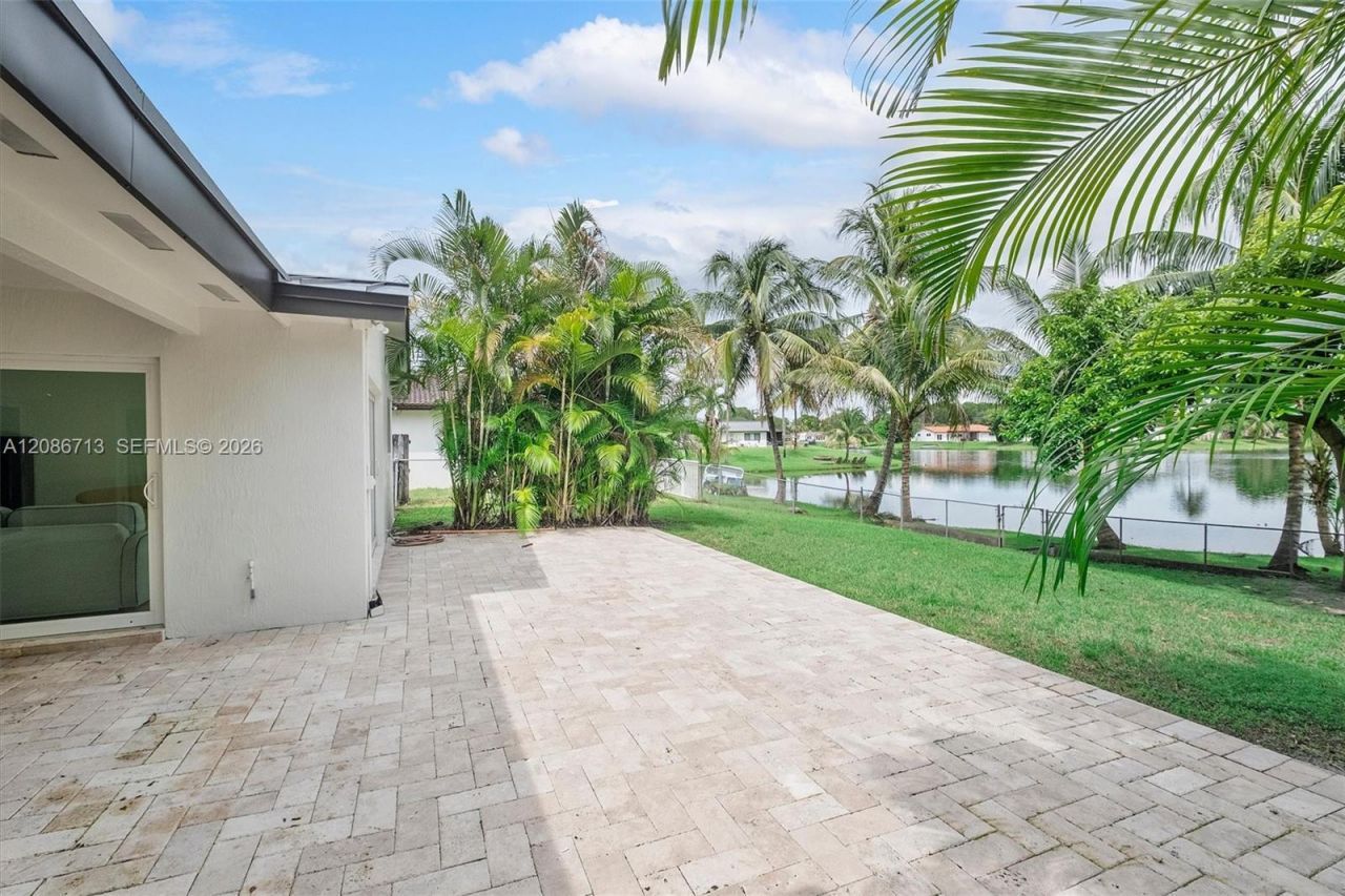7111 Bamboo St , Miami Lakes, FL 33014 Photo