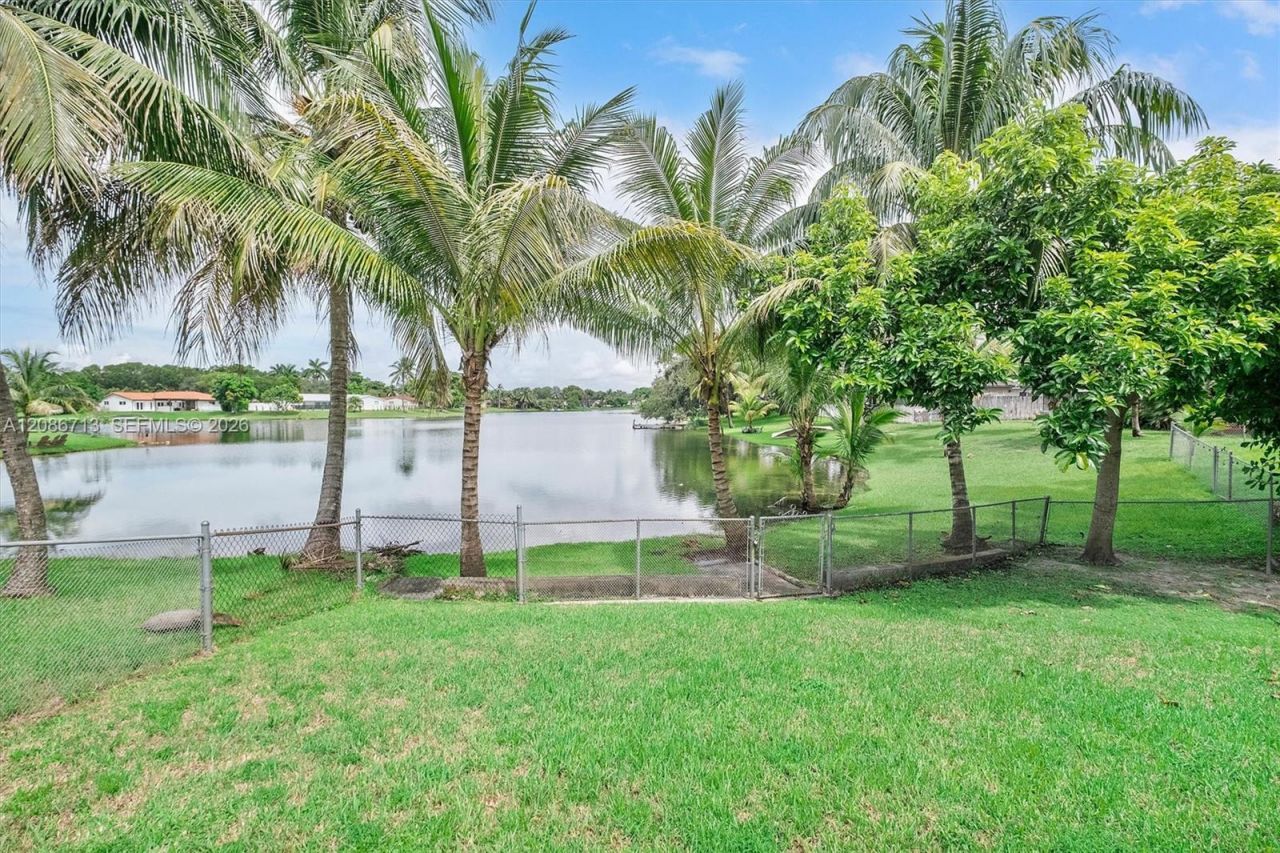 7111 Bamboo St , Miami Lakes, FL 33014 Photo