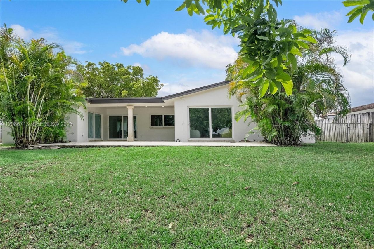 7111 Bamboo St , Miami Lakes, FL 33014 Photo