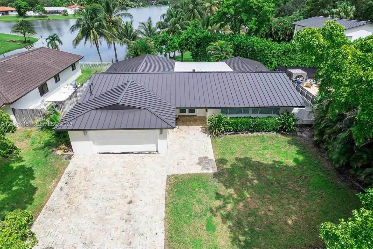 7111 Bamboo St , Miami Lakes, FL 33014 Photo