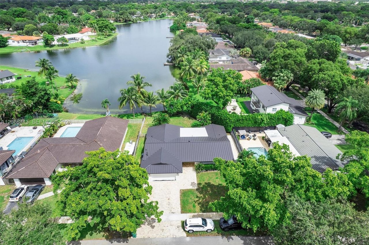 7111 Bamboo St , Miami Lakes, FL 33014 Photo