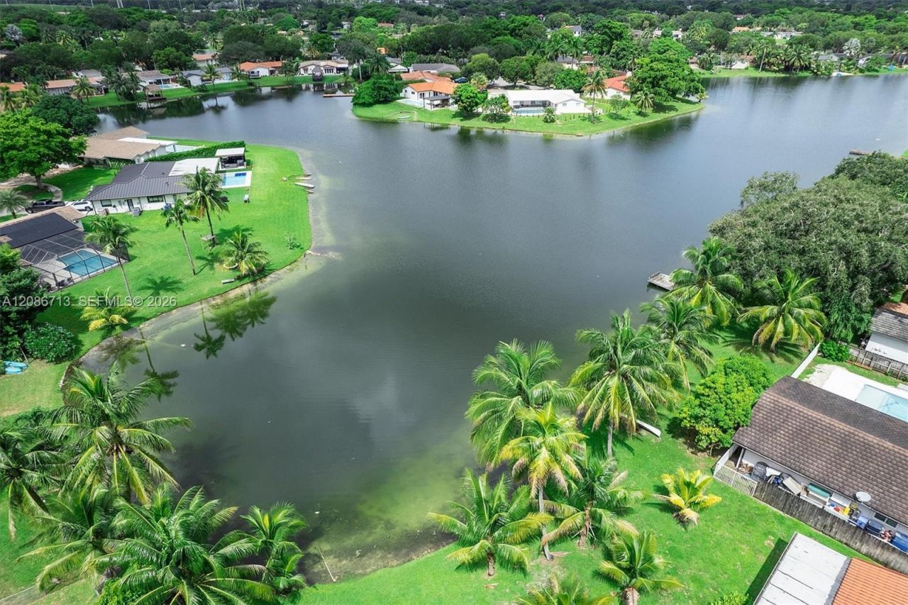 7111 Bamboo St , Miami Lakes, FL 33014 Photo