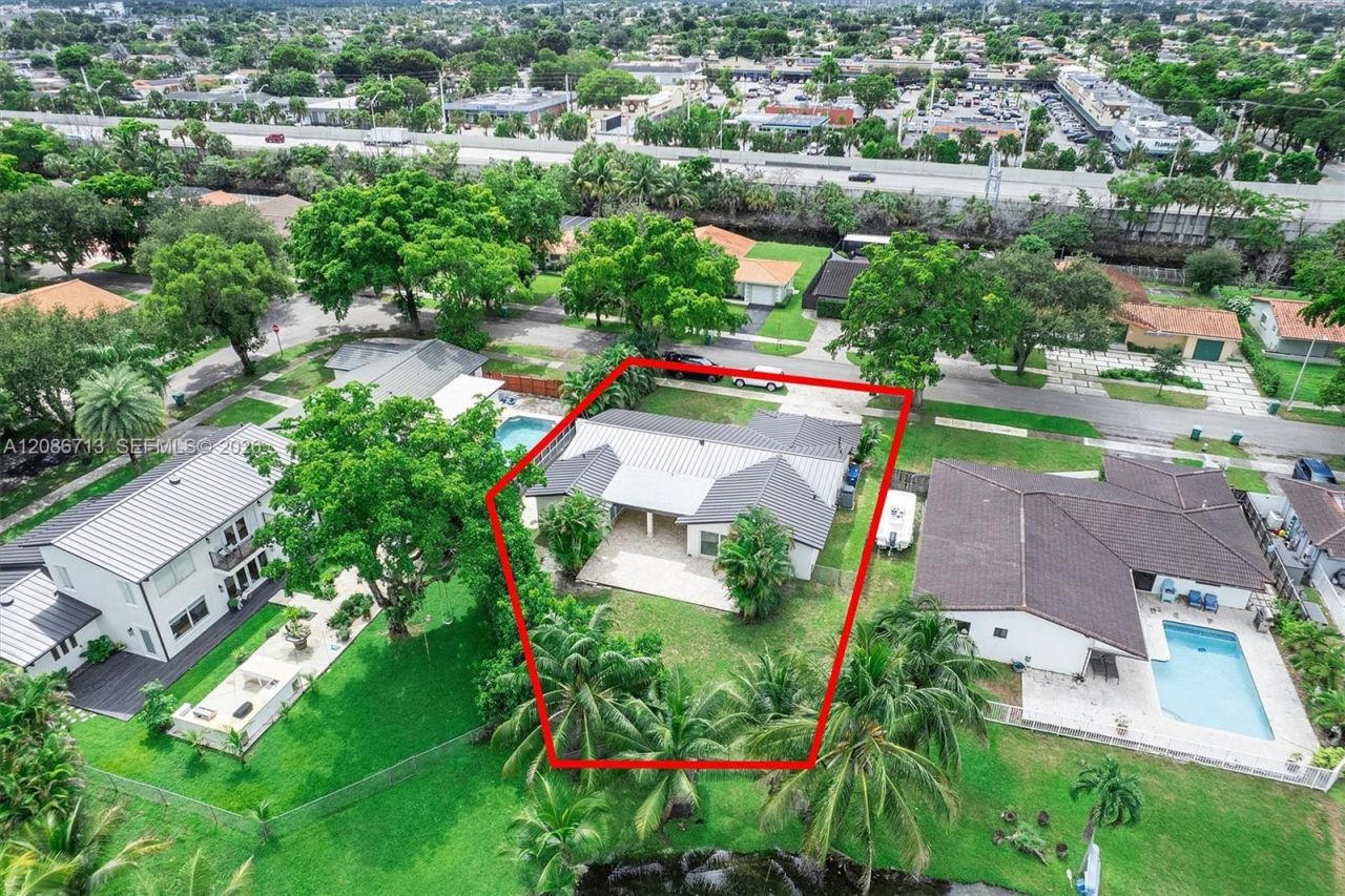 7111 Bamboo St , Miami Lakes, FL 33014 Photo