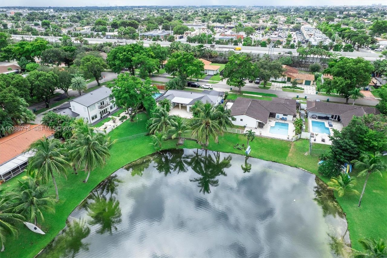 7111 Bamboo St , Miami Lakes, FL 33014 Photo