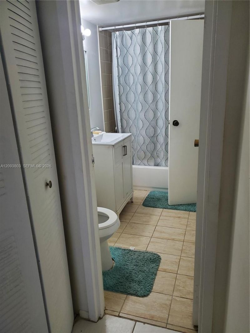 4851 NW 26th Ct, Unit 237, Lauderdale Lakes, FL 33313 Photo
