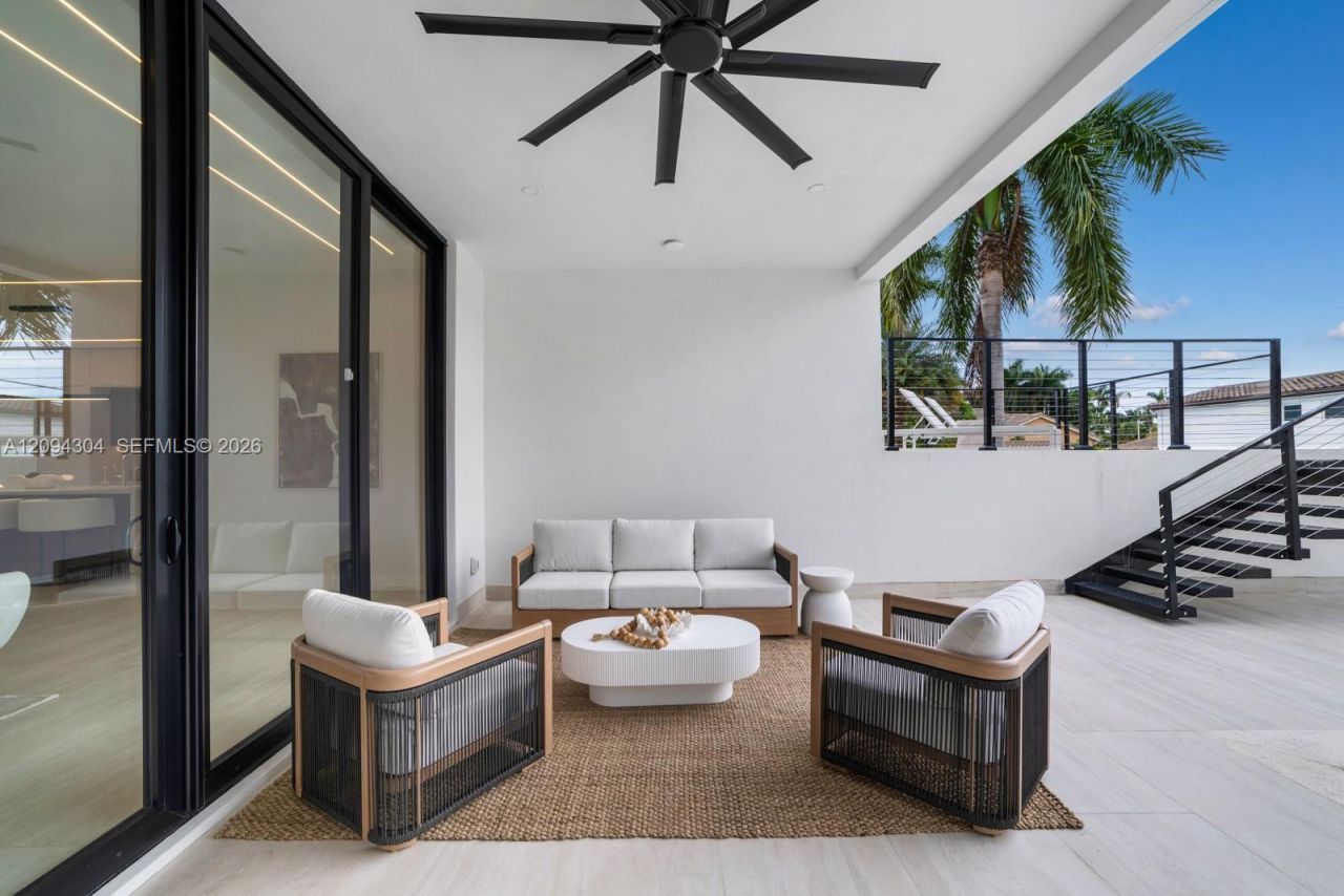 908 Tyler St , Hollywood, FL 33019 Photo