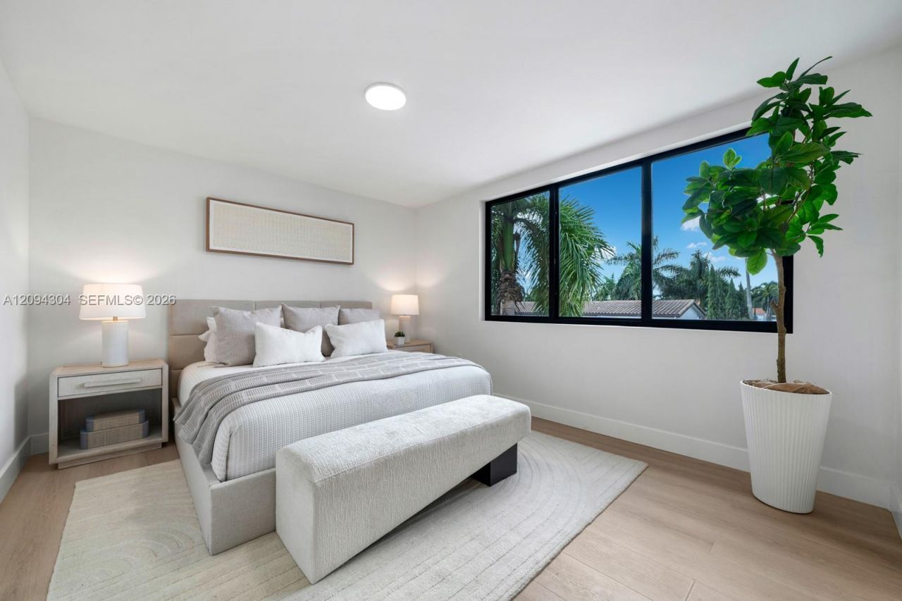 908 Tyler St , Hollywood, FL 33019 Photo