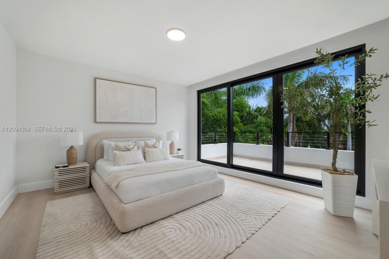 908 Tyler St , Hollywood, FL 33019 Photo