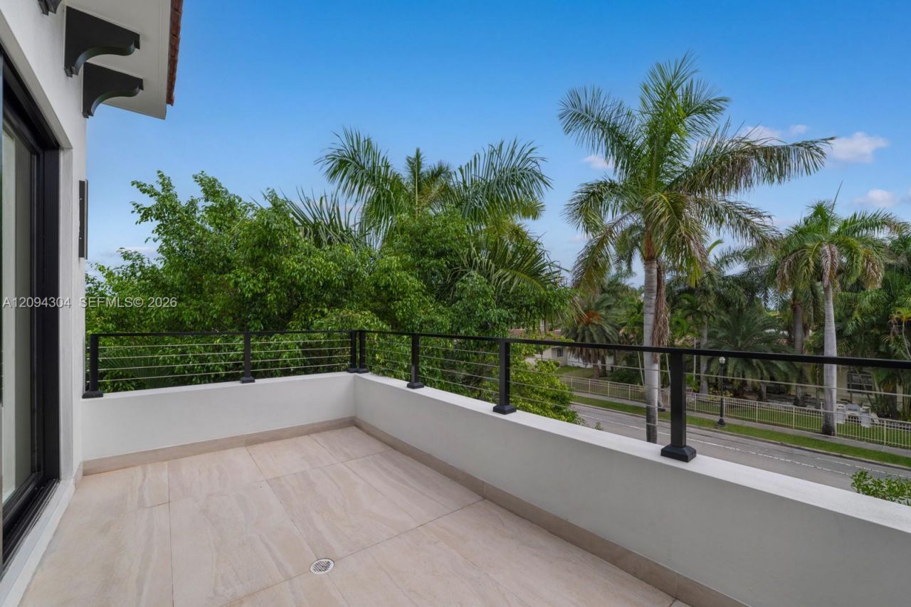 908 Tyler St , Hollywood, FL 33019 Photo