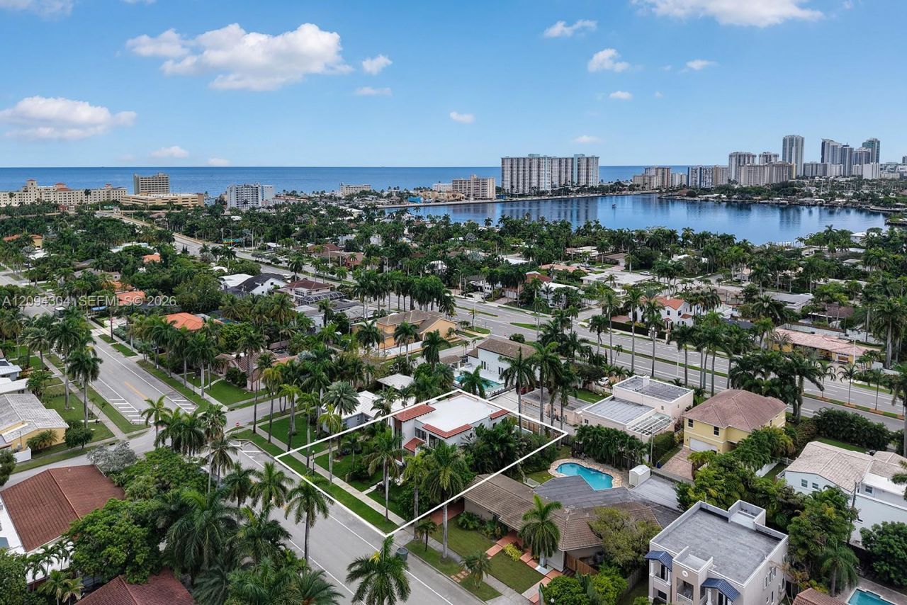 908 Tyler St , Hollywood, FL 33019 Photo