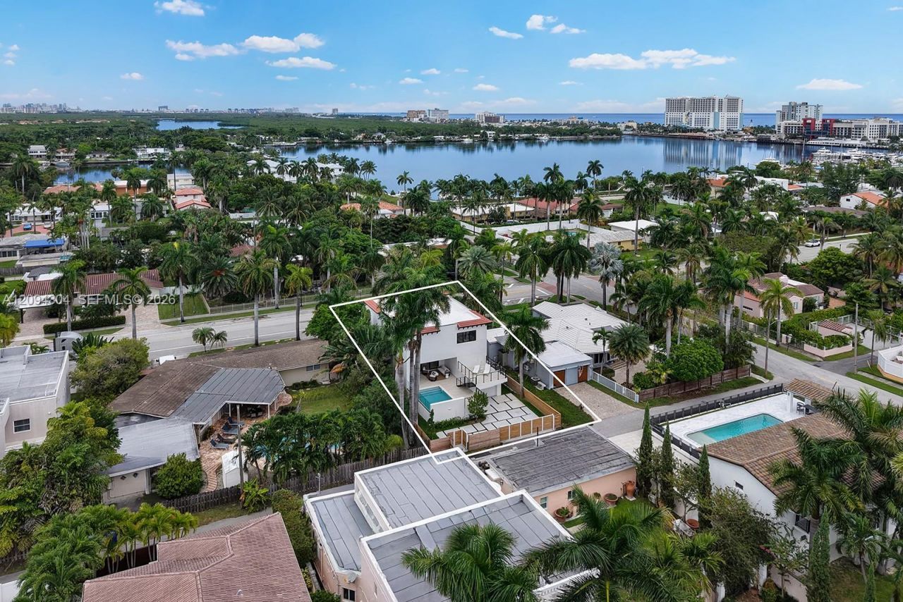 908 Tyler St , Hollywood, FL 33019 Photo