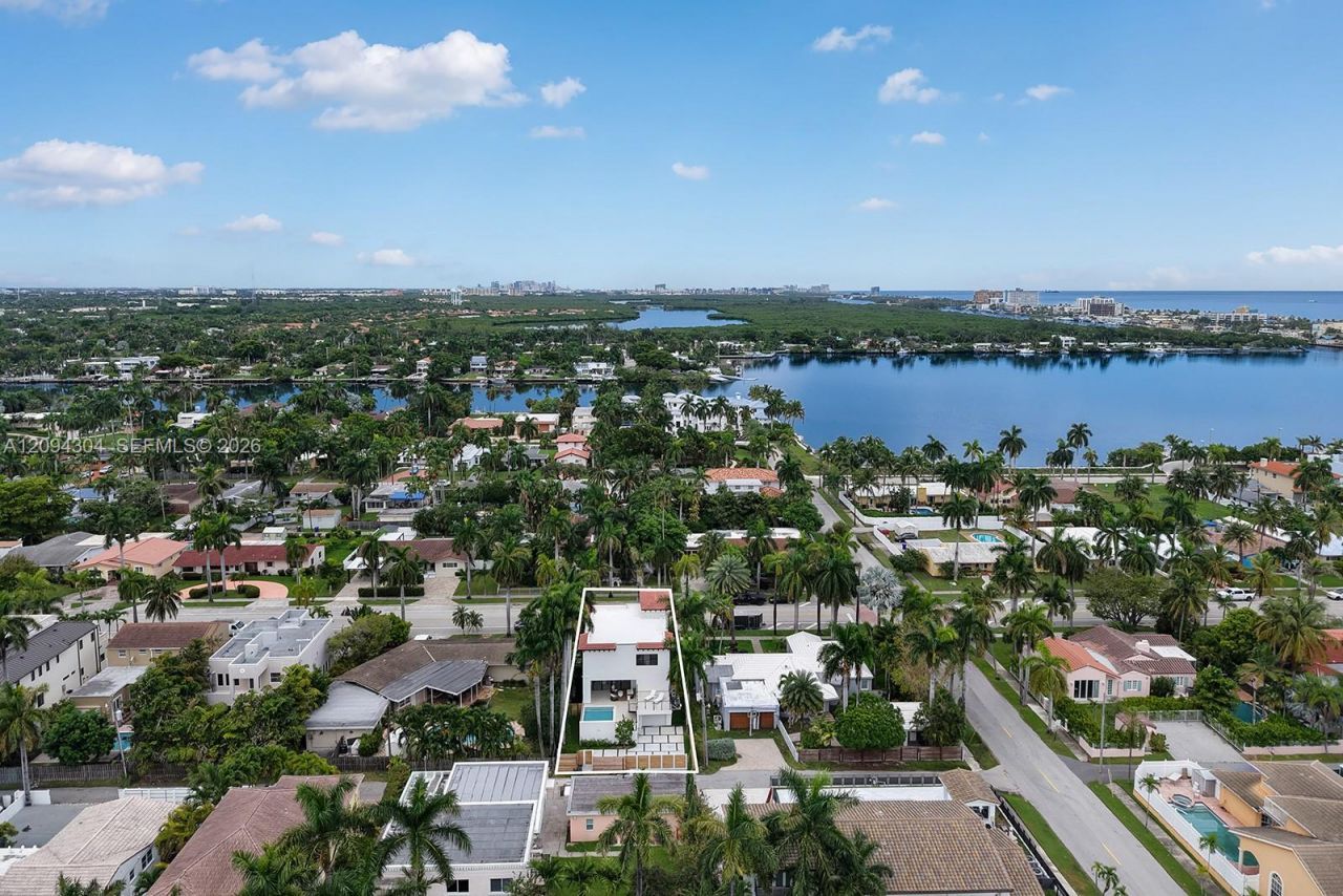 908 Tyler St , Hollywood, FL 33019 Photo
