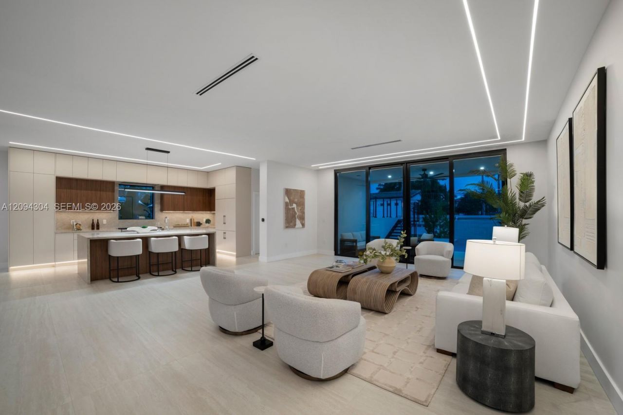 908 Tyler St , Hollywood, FL 33019 Photo