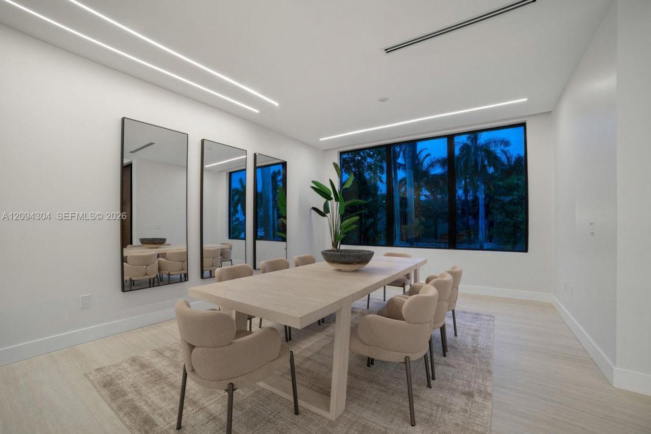908 Tyler St , Hollywood, FL 33019 Photo