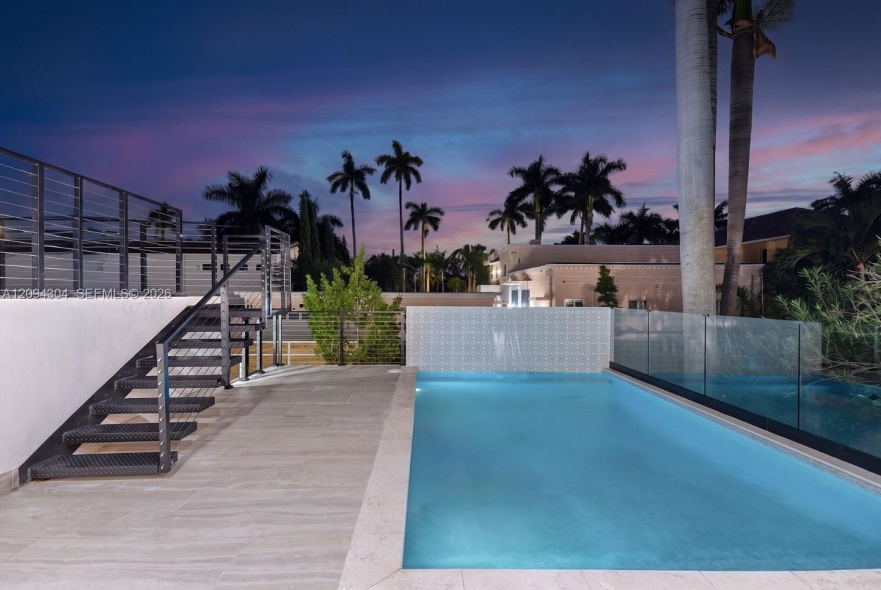 908 Tyler St , Hollywood, FL 33019 Photo