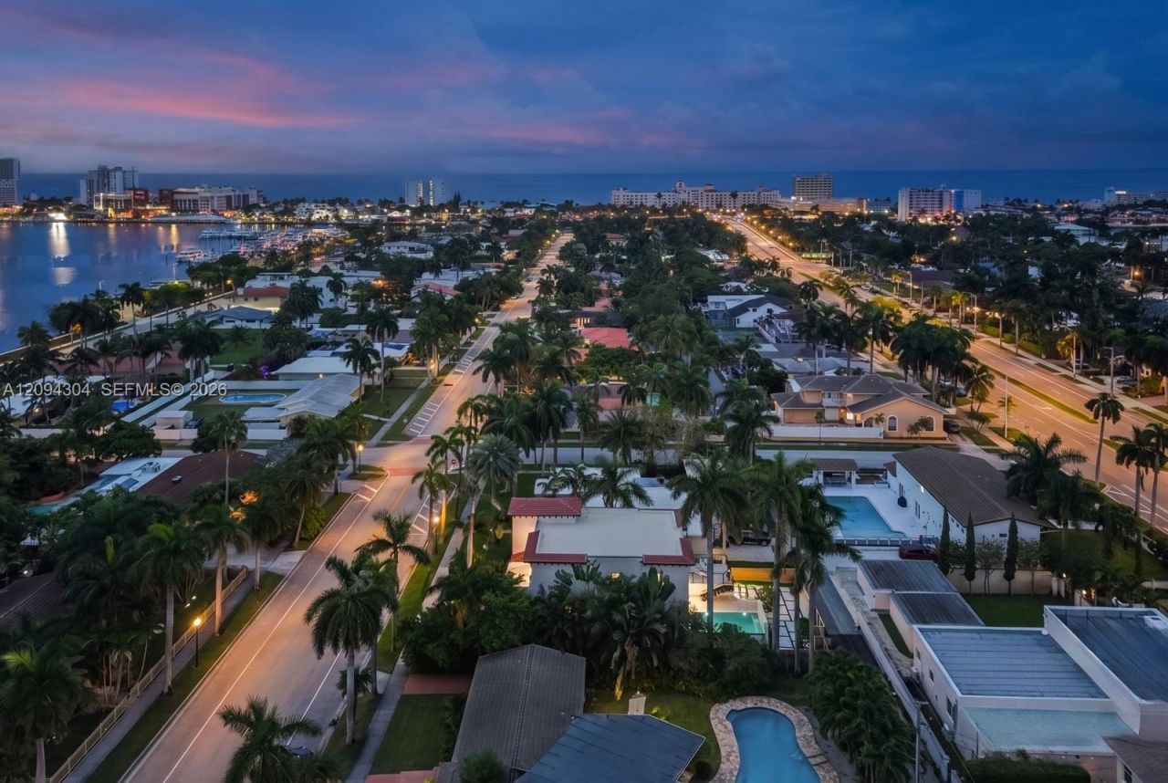 908 Tyler St , Hollywood, FL 33019 Photo