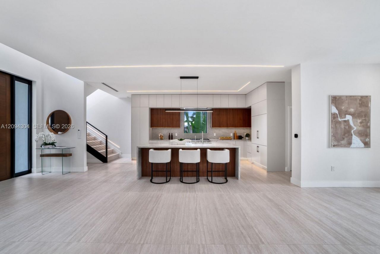 908 Tyler St , Hollywood, FL 33019 Photo